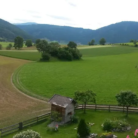 Lassacher Biobauernhof Lantgård